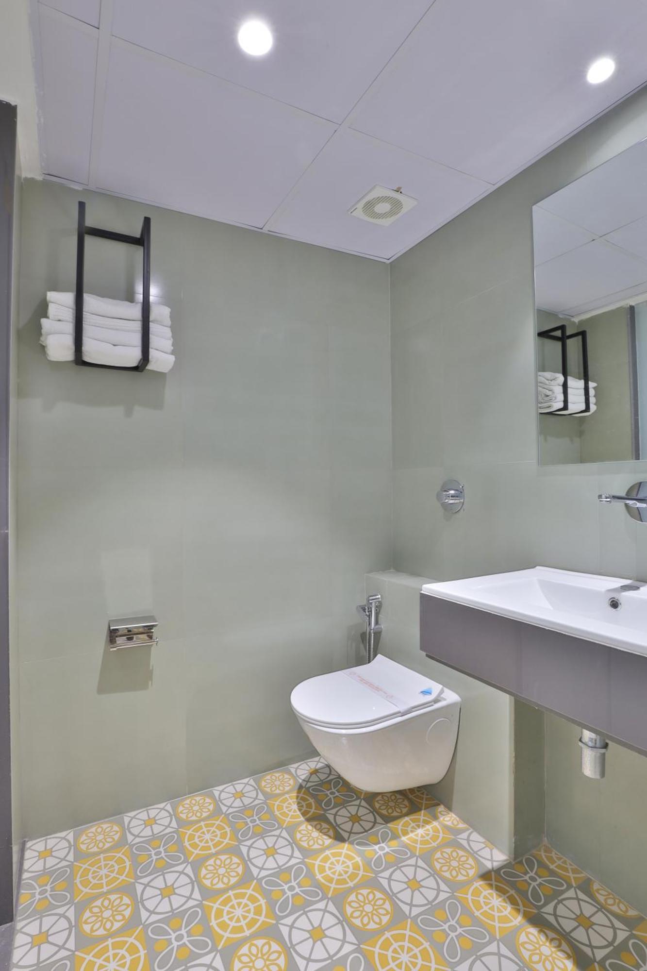 Hotel The Grand Suites Ahmedabad Bagian luar foto