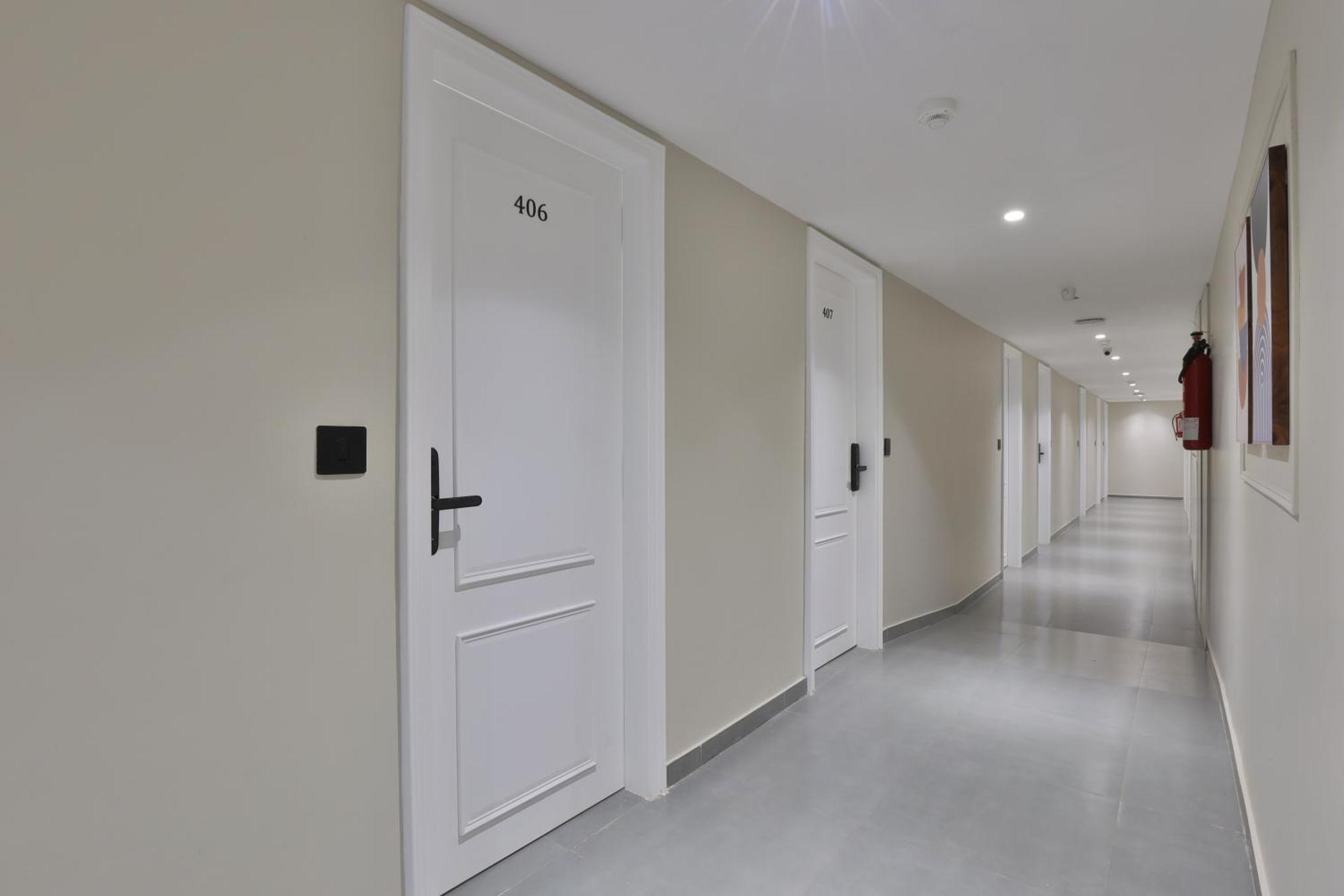 Hotel The Grand Suites Ahmedabad Bagian luar foto